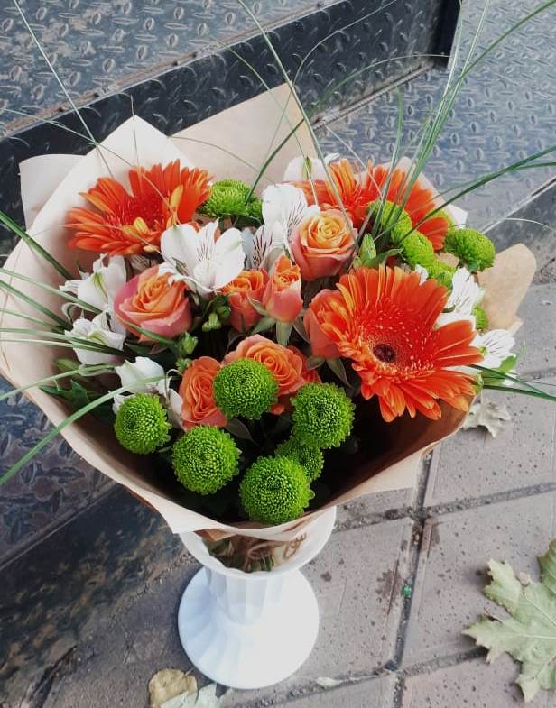 Букет цветов из: Герберы, Хризантемы, Альстромерии и Розы в Снежногорске