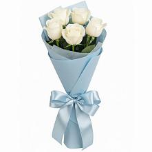 Букет 5 Белых роз Проуд в Снежногорске