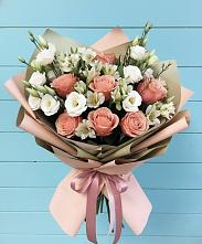Букет цветов из:  Розы, Альстромерии и Лизиантусы #REPLACE_PRED# Снежногорске