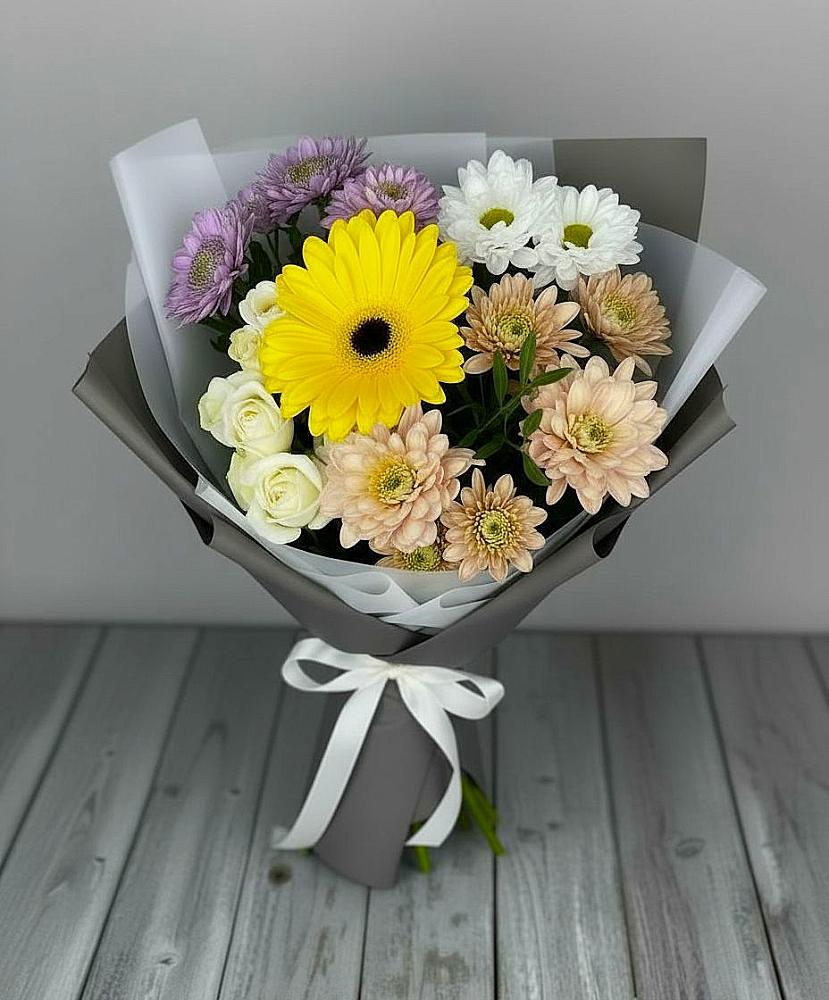 Букет цветов из: Розы, Герберы и Хризантемы в Снежногорске
