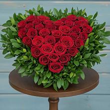 Цветочная композиция из Розы в виде сердца в Снежногорске