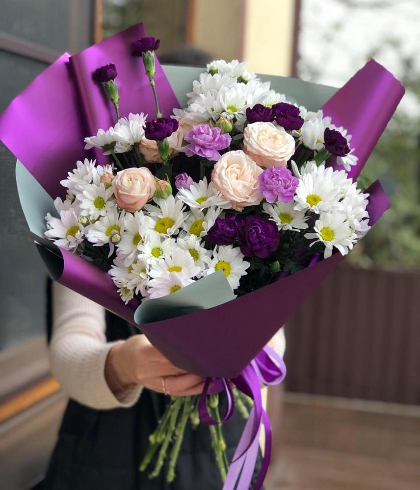 Букет цветов из: Хризантемы, Гвоздики и Розы в Снежногорске