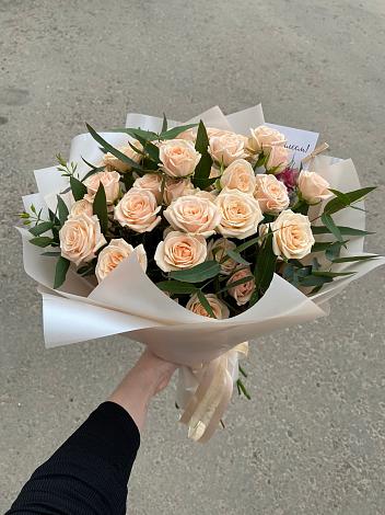 Букет Кремовые розы Латте в Снежногорске