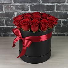 Цветочная композиция из Розы в шляпной коробке в Снежногорске