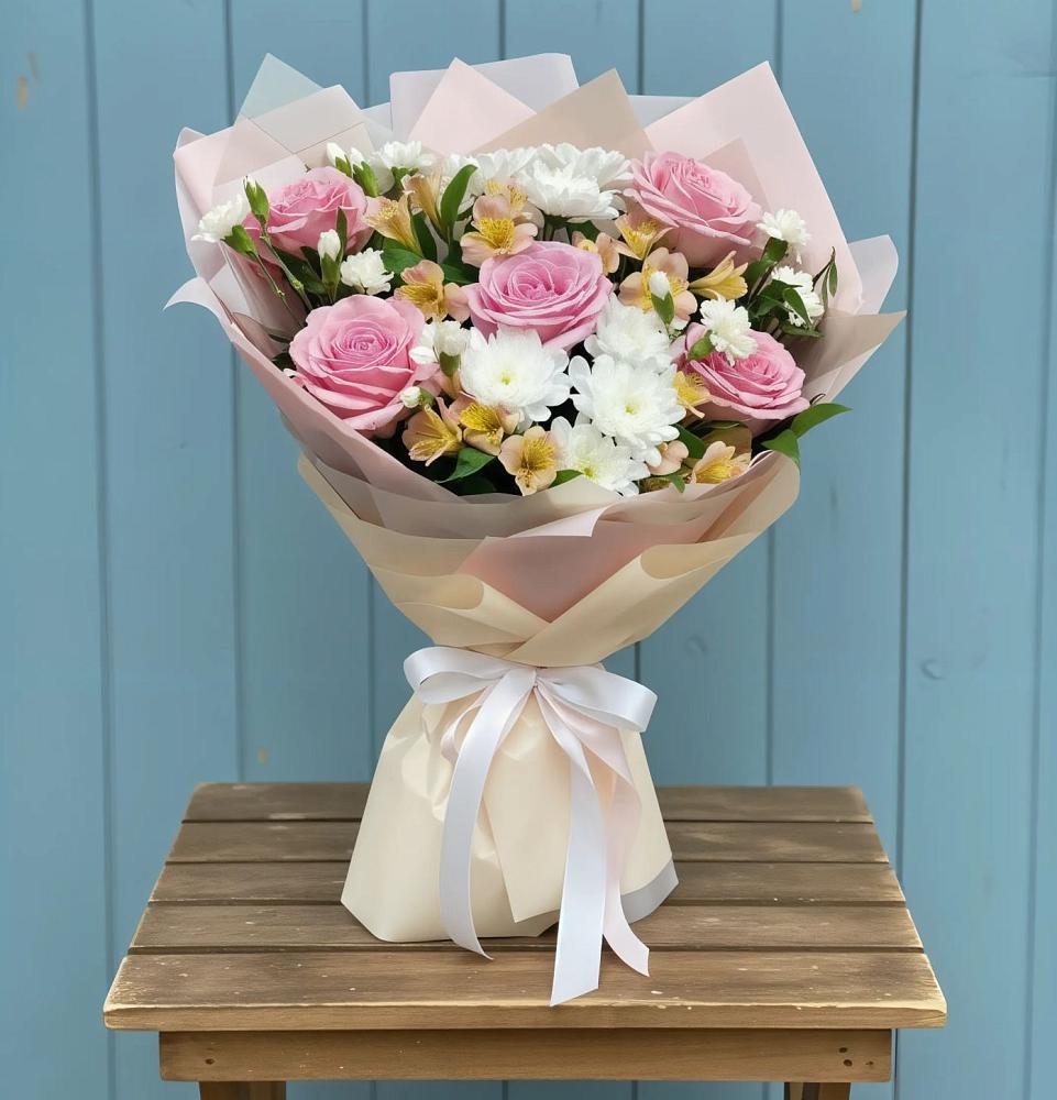 Букет цветов из: Гвоздики, Орхидеи и Розы в Снежногорске