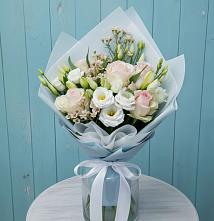Букет цветов из:  Розы и Лизиантусы в Снежногорске