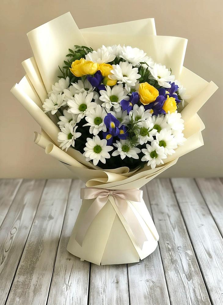 Букет цветов из: Ирисы, Хризантемы и Розы в Снежногорске