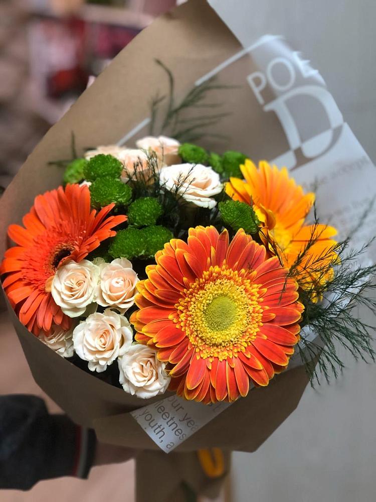 Букет цветов из: Герберы, Хризантемы и Розы в Снежногорске