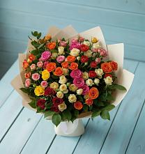 Букет Микс из разноцветных кустовых роз в Снежногорске
